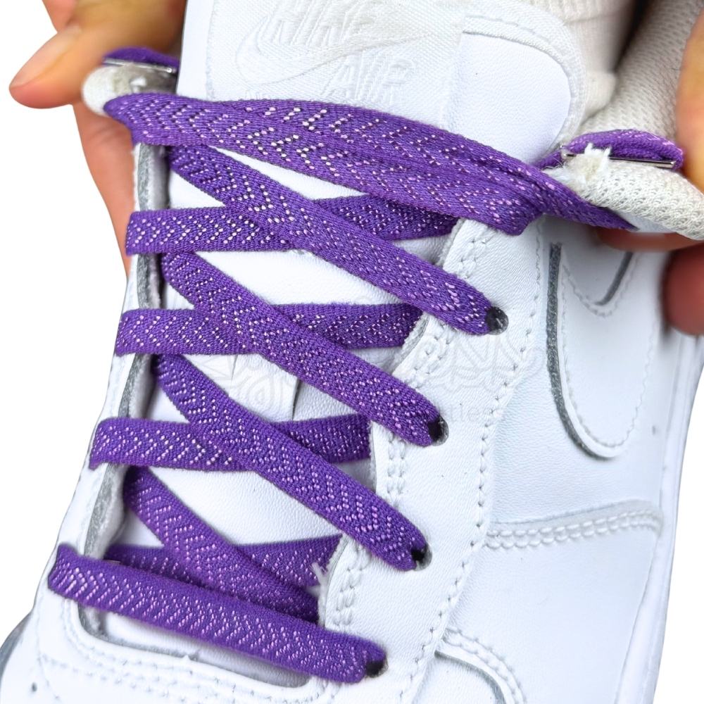 Elastische veters onzichtbaar strikken plat 8mm onzichtbare clipjes paars detailfoto van hoe de sluiting werkt