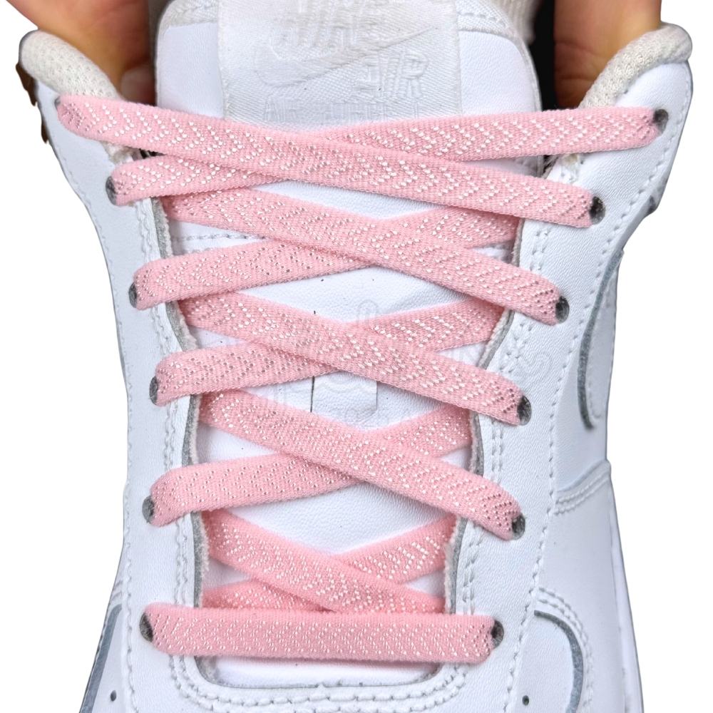 Elastische veters onzichtbaar strikken plat 8mm onzichtbare clipjes roze met stretch uitgerekt