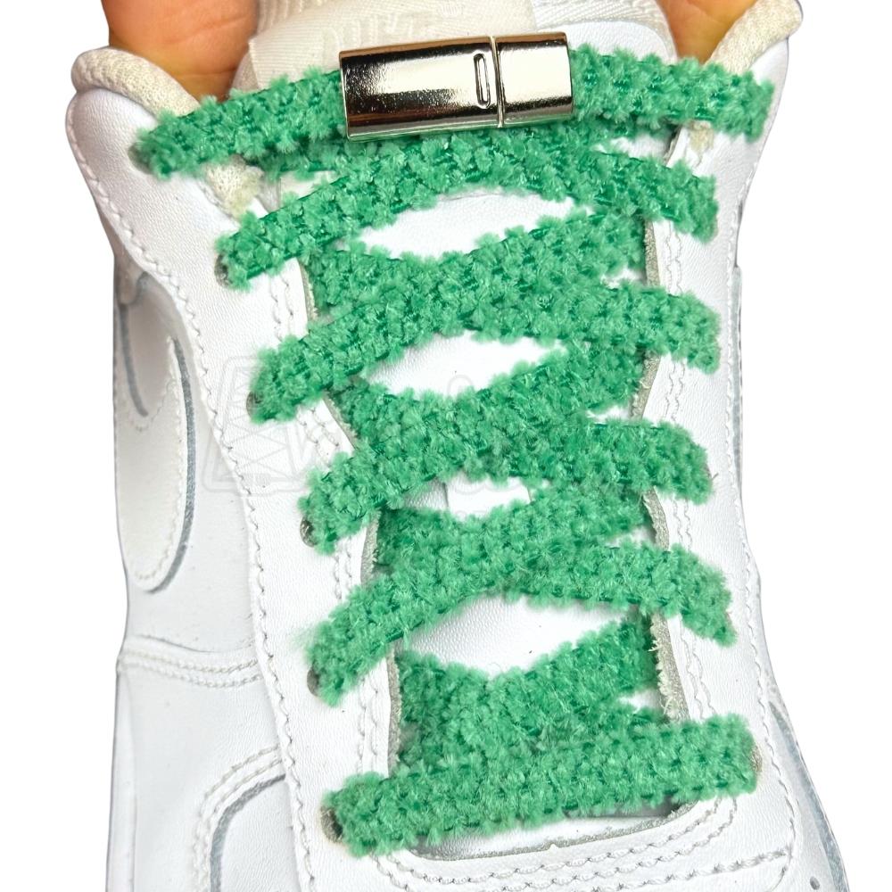 Elastische veters zonder strikken fluffy 7mm magnetische sluiting groen met stretch uitgerekt