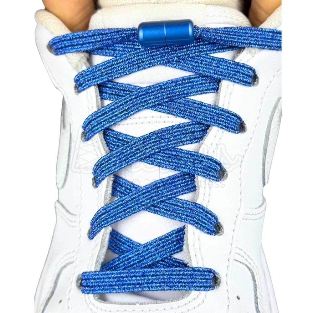 Elastische veters zonder strikken glitter 6mm capsule sluiting blauw met stretch uitgerekt