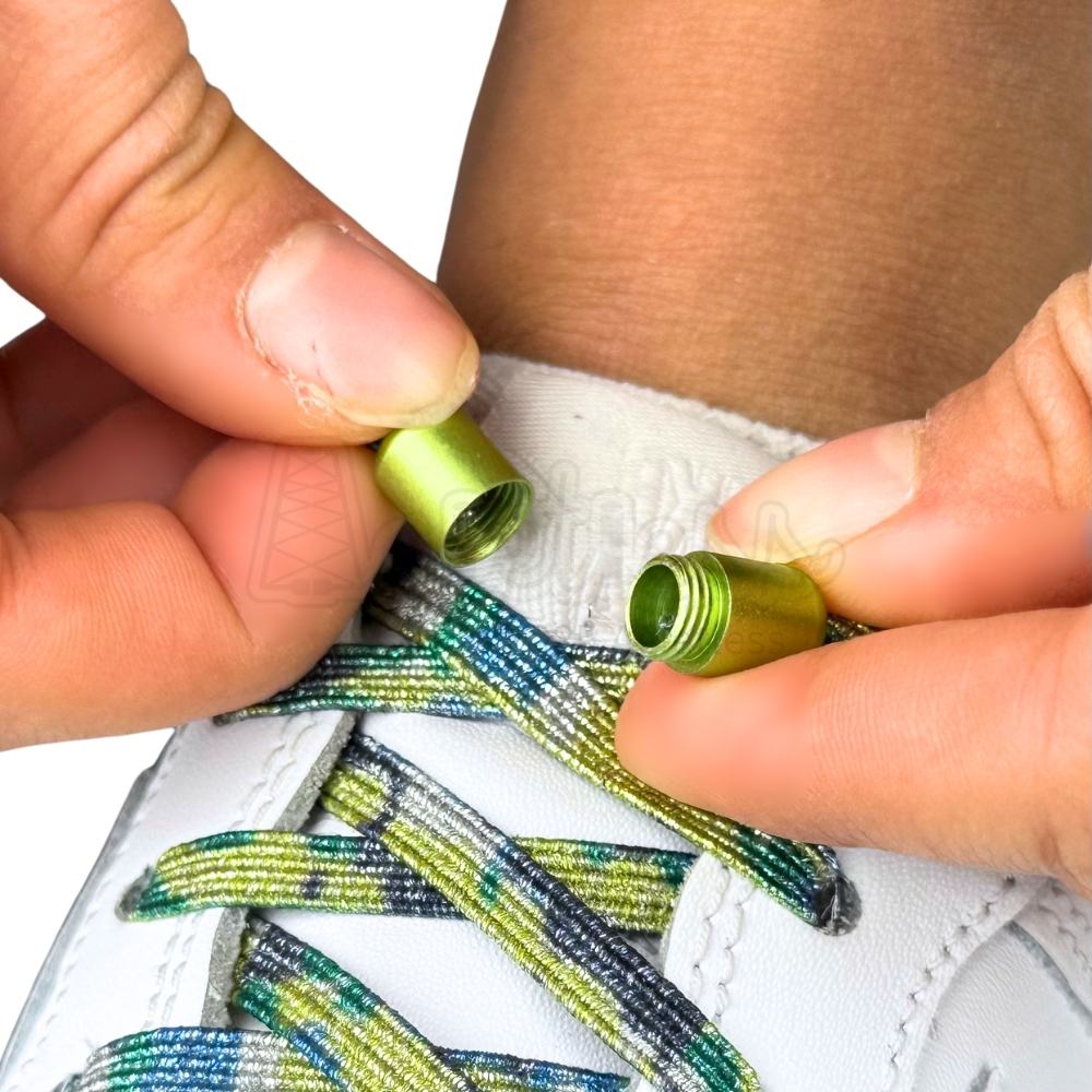 Elastische veters zonder strikken glitter 6mm capsule sluiting splash detailfoto van hoe de sluiting werkt