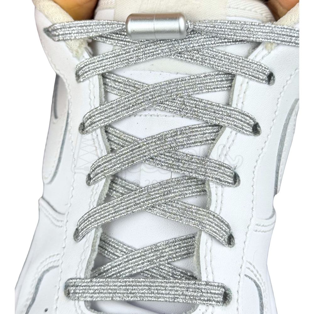 Elastische veters zonder strikken glitter 6mm capsule sluiting zilver met stretch uitgerekt