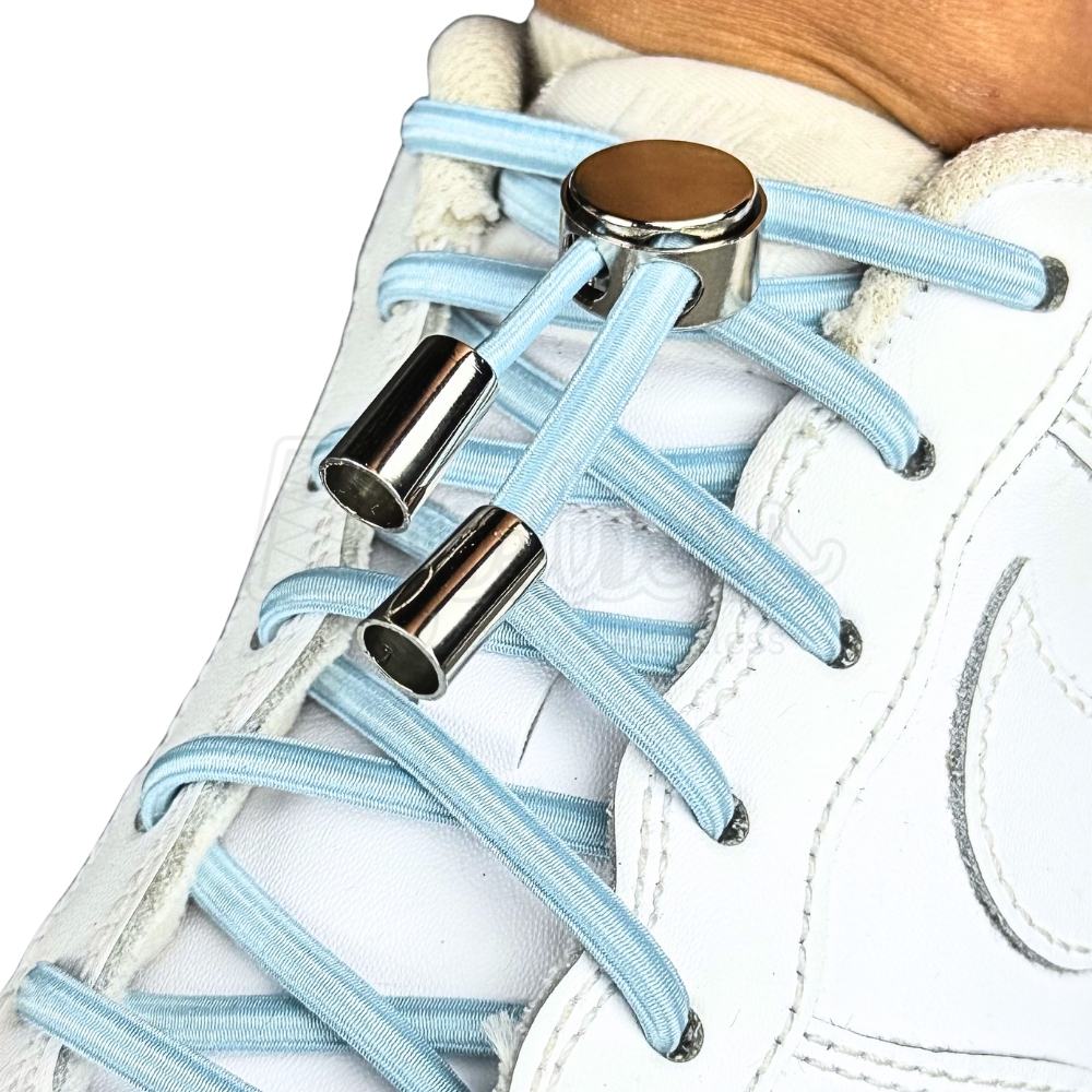 Elastische veters zonder strikken ovaal 4mm luxe lock lichtblauw geregen in witte Nike Air Force 1