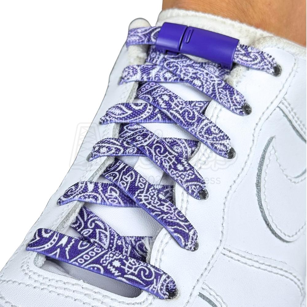 Elastische veters zonder strikken paisley 9mm magnetische sluiting paars wit geregen in witte Nike Air Force 1
