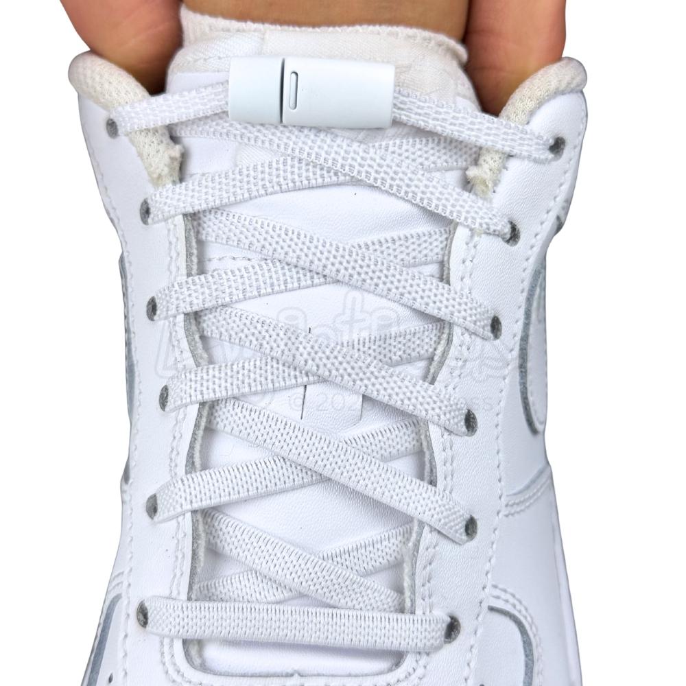 Elastische veters zonder strikken plat 6mm magnetische sluiting wit met stretch uitgerekt