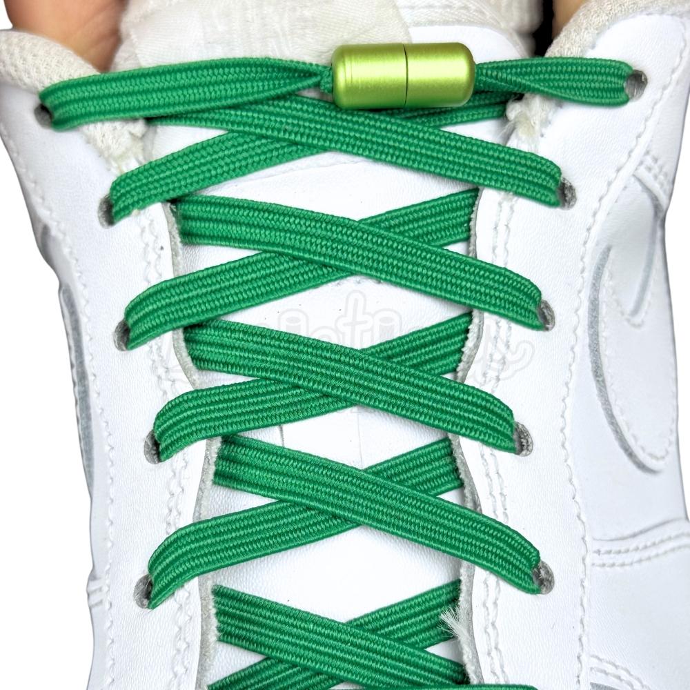 Elastische veters zonder strikken plat 7mm capsule sluiting groen met stretch uitgerekt
