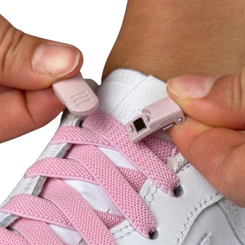 Elastische veters zonder strikken plat 9mm magnetische sluiting roze detailfoto van hoe de sluiting werkt