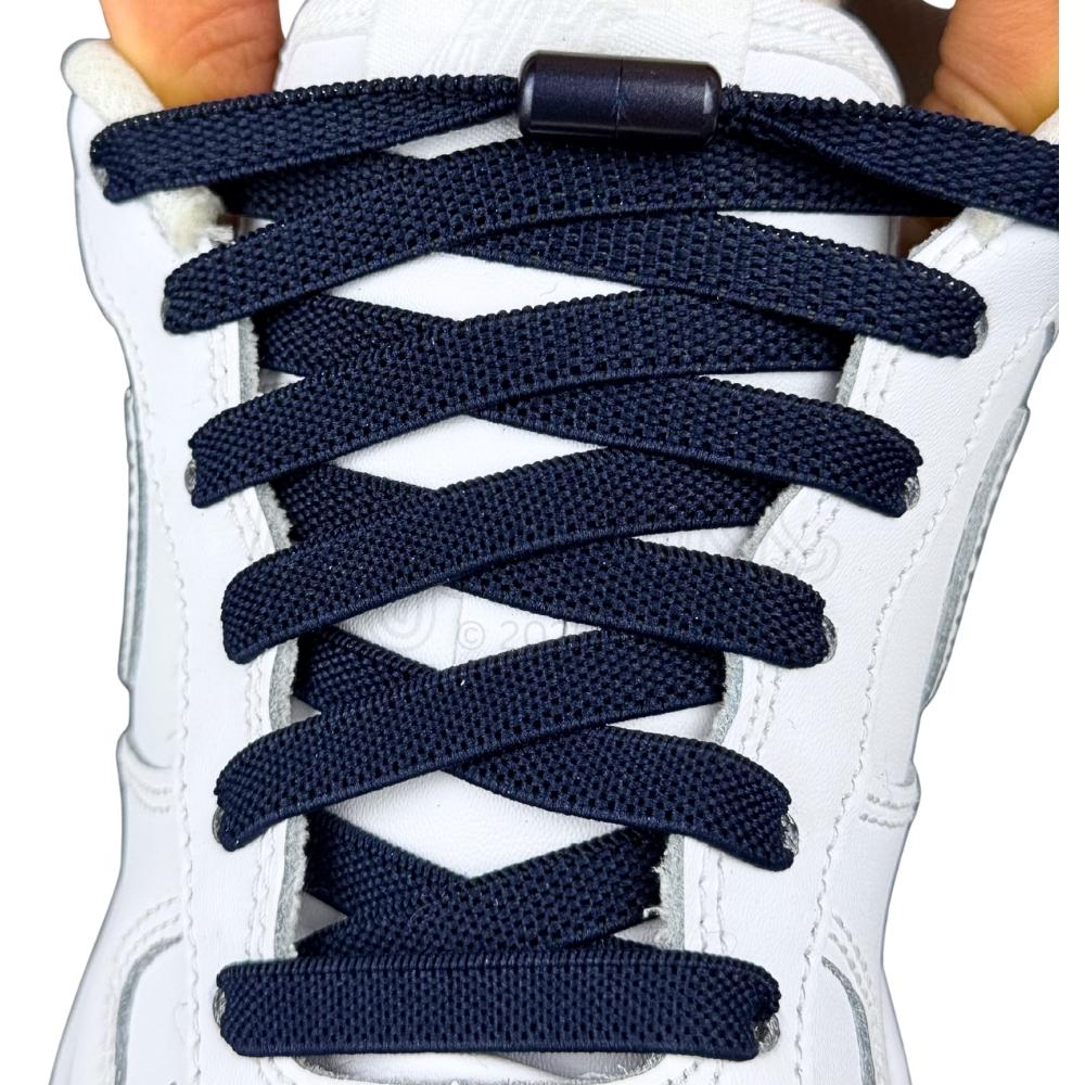 Elastische veters zonder strikken plat 9mm metalen draai capsule marineblauw met stretch uitgerekt