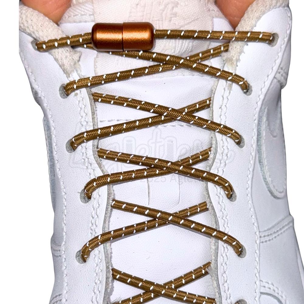 Elastische veters zonder strikken reflecterend 3mm capsule sluiting bruin met stretch uitgerekt