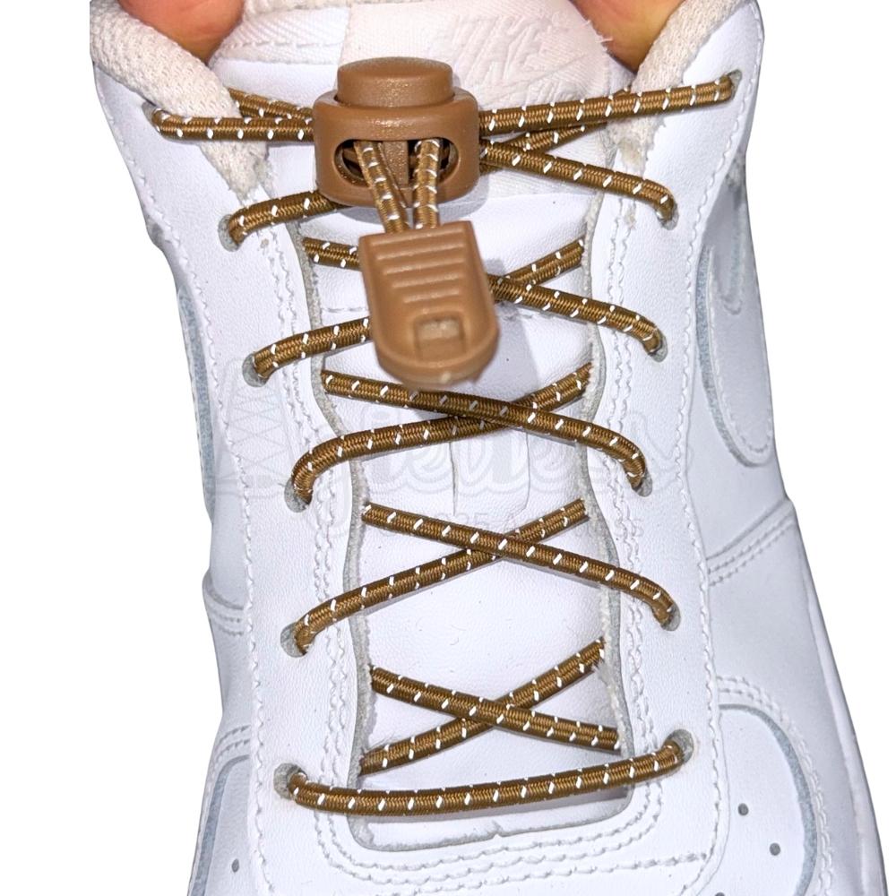 Elastische veters zonder strikken reflecterend 3mm lock sluiting bruin met stretch uitgerekt