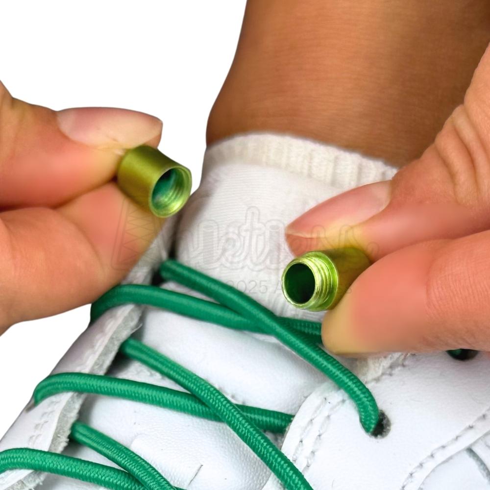 Elastische veters zonder strikken rond 3mm capsule sluiting groen detailfoto van hoe de sluiting werkt