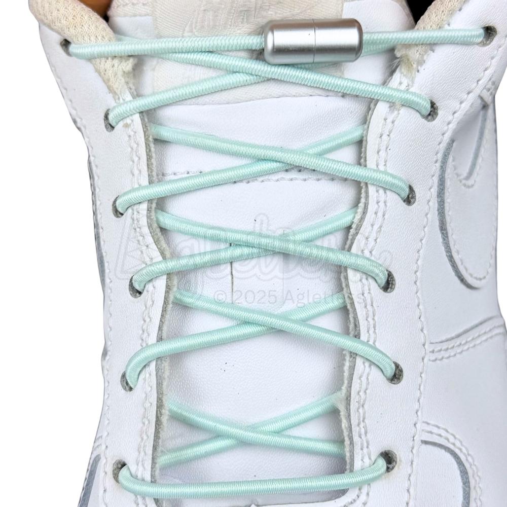 Elastische veters zonder strikken rond 3mm capsule sluiting lichtgroen met stretch uitgerekt