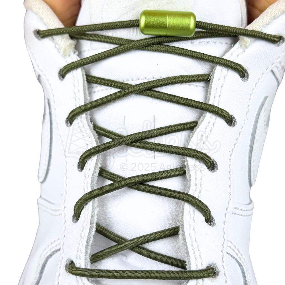 Elastische veters zonder strikken rond 3mm capsule sluiting mosgroen met stretch uitgerekt