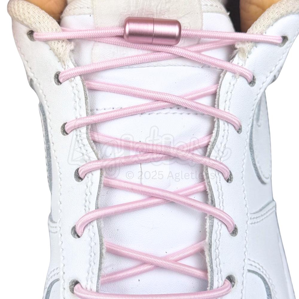 Elastische veters zonder strikken rond 3mm capsule sluiting roze met stretch uitgerekt