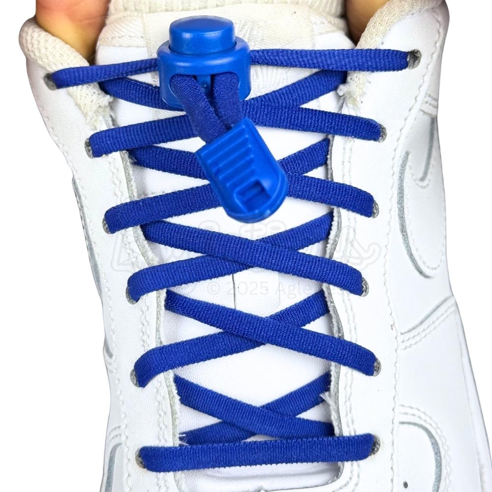 Elastische veters zonder strikken rond 5mm lock sluiting blauw met stretch uitgerekt