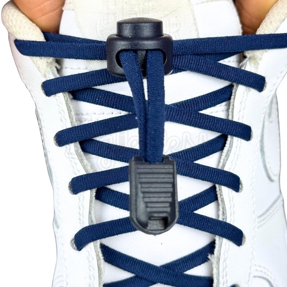 Elastische veters zonder strikken rond 5mm lock sluiting marineblauw met stretch uitgerekt