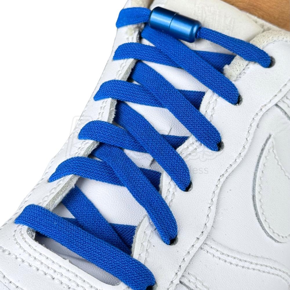Elastische veters zonder strikken vintage 8mm capsule sluiting blauw geregen in witte Nike Air Force 1