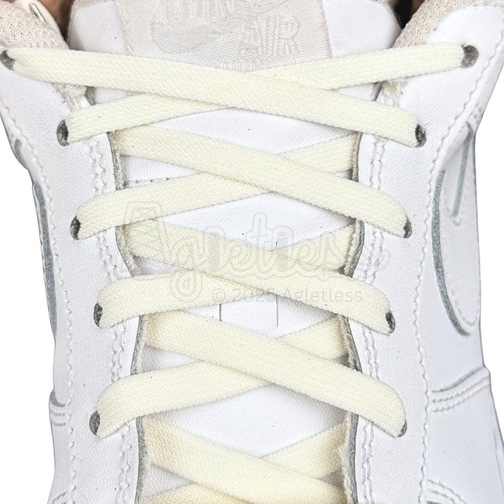 Elastische veters zonder strikken vintage 8mm onzichtbare clipjes gebrokenwit met stretch uitgerekt