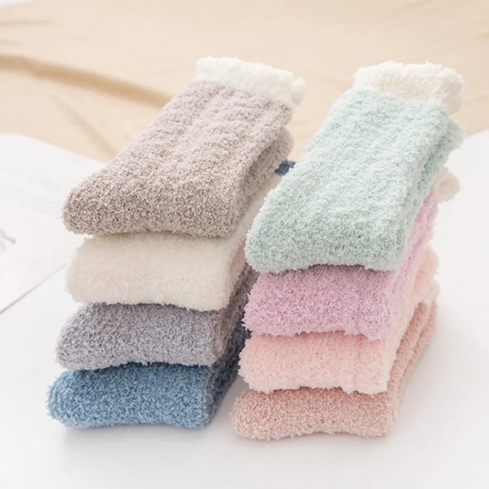 Set van pastel fuzzy sokken voor dames 4 paar, ideaal voor dagelijks comfort