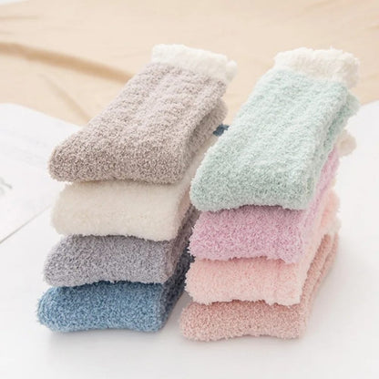 Set van pastel fuzzy sokken voor dames 4 paar, ideaal voor dagelijks comfort