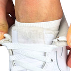 Elastische veters onzichtbaar strikken plat 8mm onzichtbare clipjes wit detailfoto van hoe de sluiting werkt