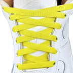 Elastische veters onzichtbaar strikken plat 9mm onzichtbare clipjes geel met stretch uitgerekt