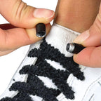 Elastische veters zonder strikken fluffy 7mm capsule sluiting zwart detailfoto van hoe de sluiting werkt