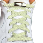 Elastische veters zonder strikken fluffy 7mm magnetische sluiting lichtgroen met stretch uitgerekt