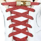 Elastische veters zonder strikken bling bling 6mm haak sluiting rood met stretch uitgerekt