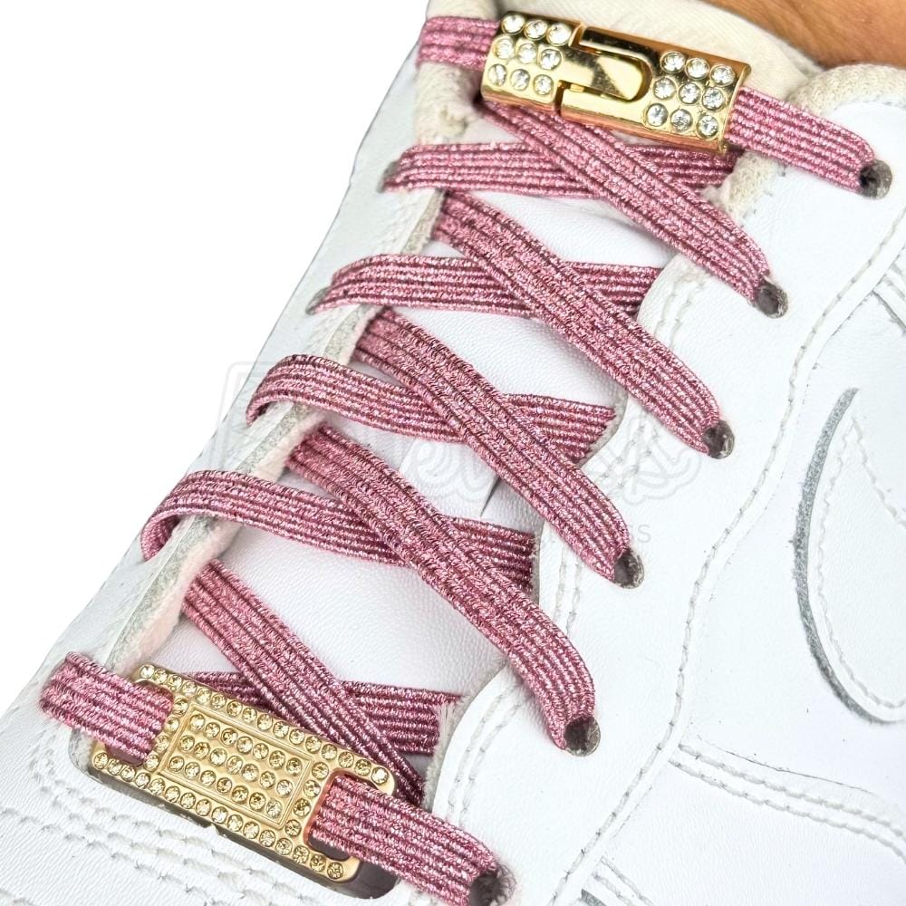 Elastische veters zonder strikken bling bling 6mm haak sluiting roze geregen in witte Nike Air Force 1