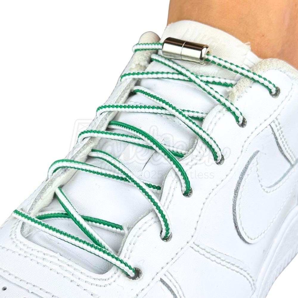Elastische veters zonder strikken driehoek 3mm capsule sluiting wit groen geregen in witte Nike Air Force 1
