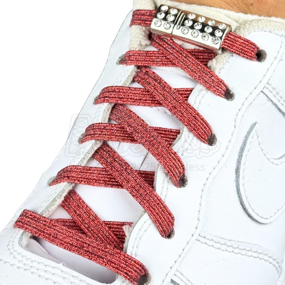Elastische veters zonder strikken glitter 6mm bling magnetische sluiting rood geregen in witte Nike Air Force 1