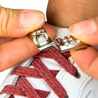 Elastische veters zonder strikken glitter 6mm bling magnetische sluiting rood detailfoto van hoe de sluiting werkt