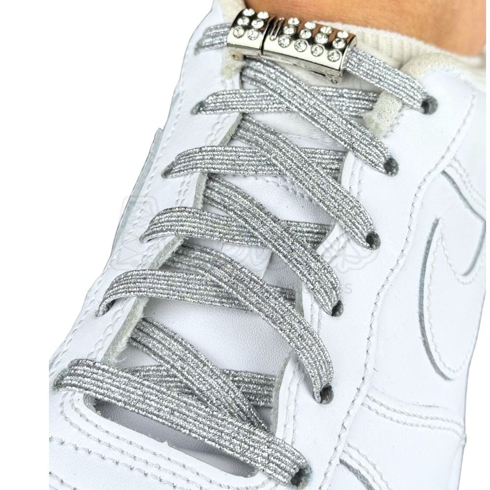 Elastische veters zonder strikken glitter 6mm bling magnetische sluiting zilver geregen in witte Nike Air Force 1