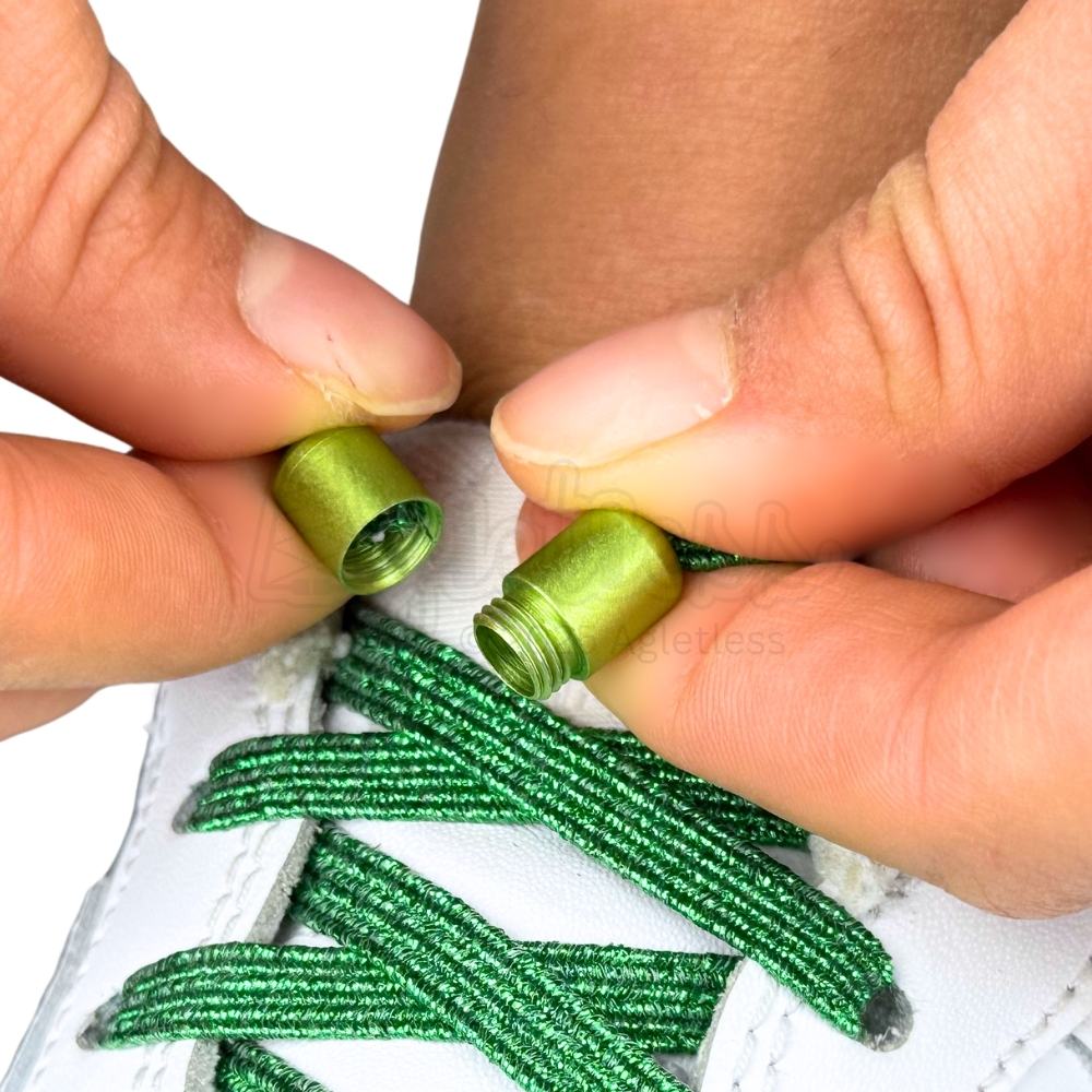 Elastische veters zonder strikken glitter 6mm capsule sluiting groen detailfoto van hoe de sluiting werkt