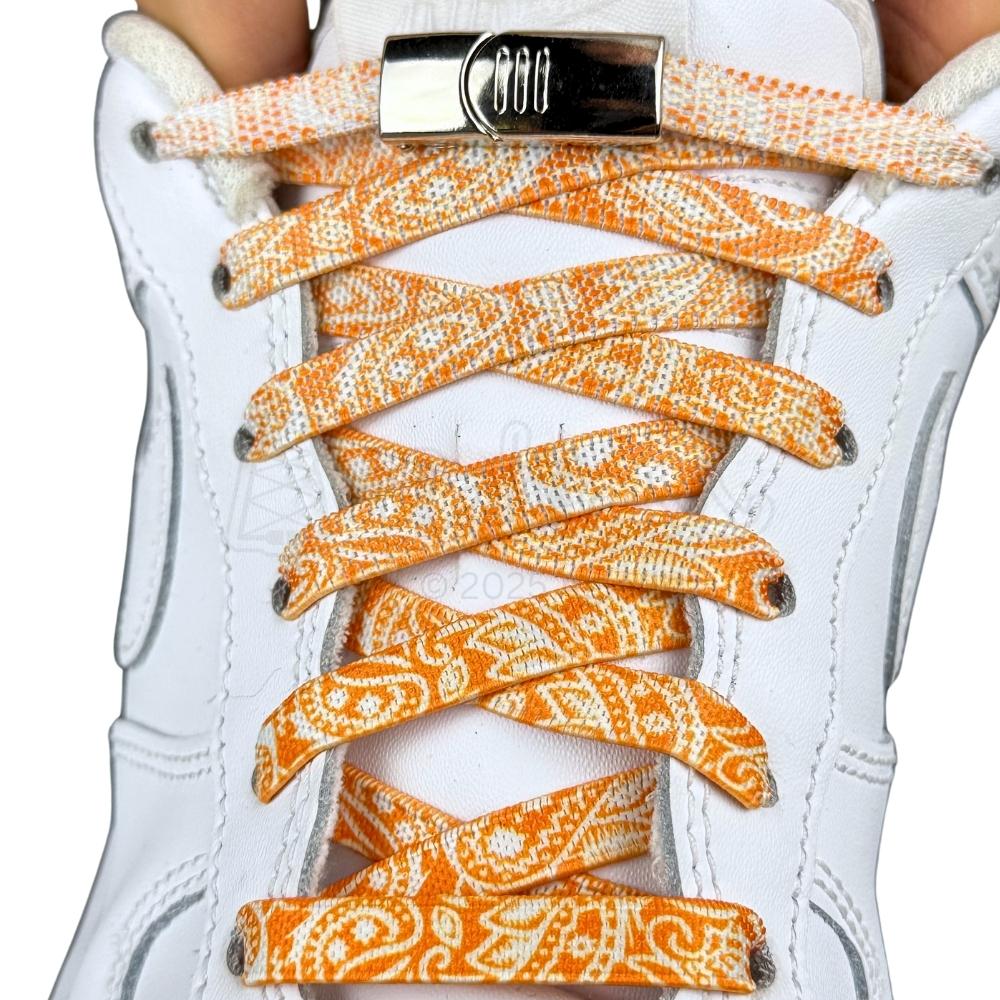 Elastische veters zonder strikken paisley 9mm magnetische sluiting oranje wit met stretch uitgerekt