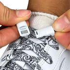 Elastische veters zonder strikken paisley 9mm magnetische sluiting wit zwart detailfoto van hoe de sluiting werkt