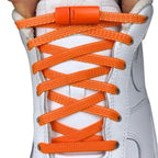 Elastische veters zonder strikken plat 6mm magnetische sluiting oranje met stretch uitgerekt