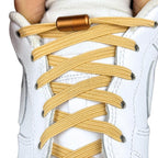 Elastische veters zonder strikken plat 7mm capsule sluiting lichtbruin met stretch uitgerekt