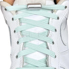 Elastische veters zonder strikken plat 7mm capsule sluiting lichtgroen met stretch uitgerekt