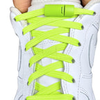 Elastische veters zonder strikken plat 7mm magnetische sluiting fluorescerend groen met stretch uitgerekt