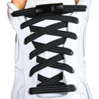 Elastische veters zonder strikken plat 7mm magnetische sluiting zwart met stretch uitgerekt