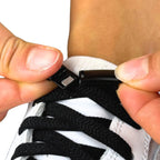 Elastische veters zonder strikken plat 8mm magnetische sluiting zwart detailfoto van hoe de sluiting werkt