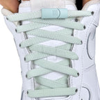 Elastische veters zonder strikken plat 9mm magnetische sluiting lichtgroen met stretch uitgerekt