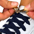 Elastische veters zonder strikken plat 9mm magnetische sluiting marineblauw detailfoto van hoe de sluiting werkt