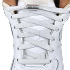 Elastische veters zonder strikken plat 9mm metalen draai capsule wit met stretch uitgerekt