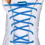 Elastische veters zonder strikken reflecterend 3mm capsule sluiting lichtblauw met stretch uitgerekt