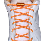 Elastische veters zonder strikken reflecterend 3mm capsule sluiting oranje met stretch uitgerekt