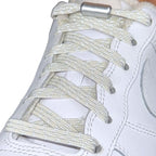 Elastische veters zonder strikken reflecterend 7mm capsule sluiting beige geregen in witte Nike Air Force 1