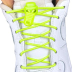 Elastische veters zonder strikken rond 3mm lock sluiting fluorescerend groen met stretch uitgerekt